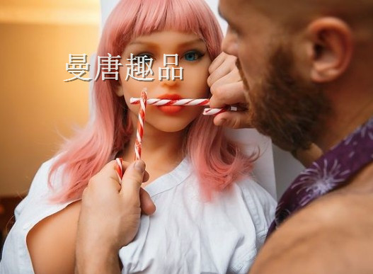 刚把情趣娃娃娶回家！巨肌猛男大玩SM哭喊：她被我弄坏