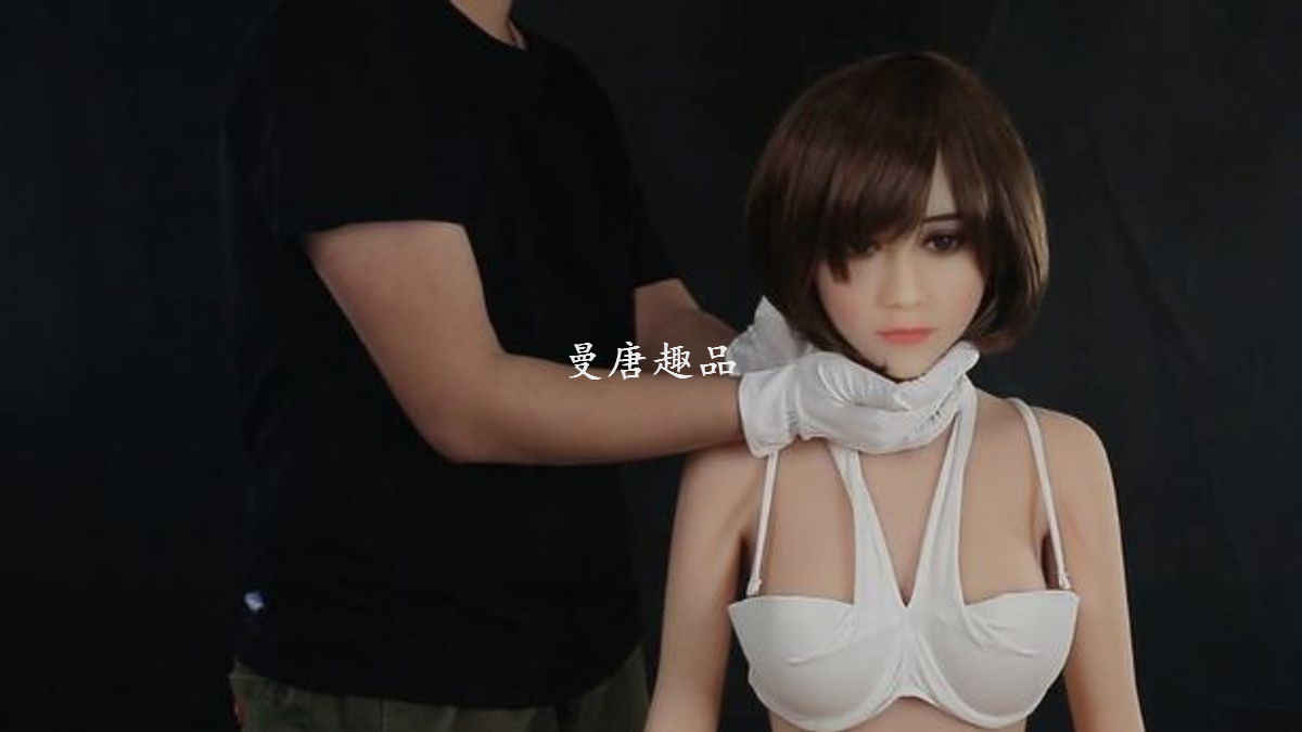 新的创新，这个性娃娃可以像人类一样呼吸